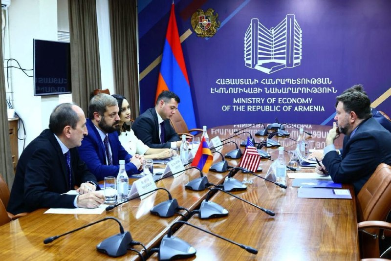 Встреча министра экономики Армении Геворга Папояна с Дэвидом Алленом в Ереване