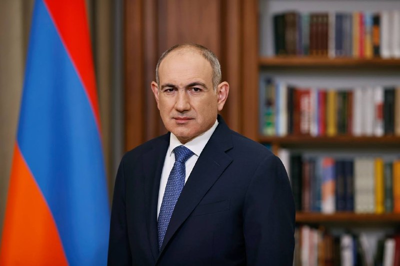 Никол Пашинян выступает с поздравлением в День Конституции, Армения, Тавуш
