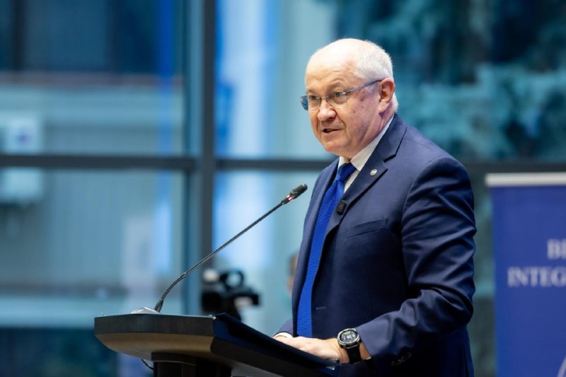 Александр Мунтяну, премьер-министр Молдавии, объявляет об отставке