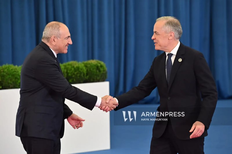 Премьер-министр Канады Марк Карни поздравляет премьер-министра Армении Никола Пашиняна с победой на выборах
