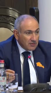 Никол Пашинян выступает на пресс-конференции, Тавушская область