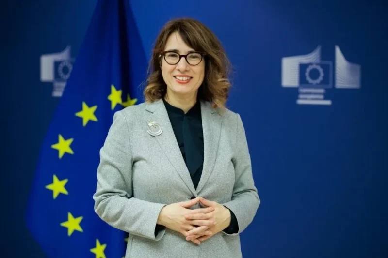 Представитель ЕС Анита Хиппер выступает с заявлением о поддержке Армении и ее народа в Тавушской области.