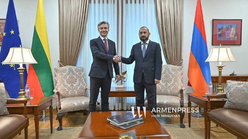 Фото Арарата Мирзояна и Кестутиса Будриса, Тавуш