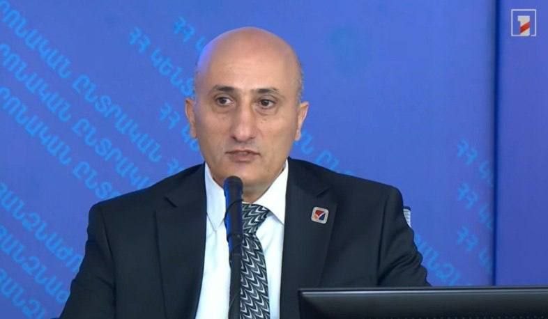 Председатель ЦИК Ваагн Овакимян выступает с заявлением о правилах голосования на выборах в Тавуше