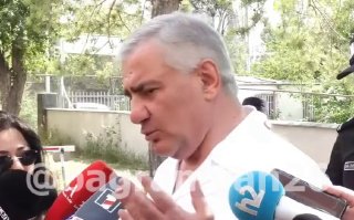 Самвел Карапетян общается с журналистом в Тавушской области
