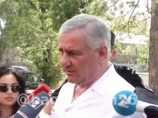 Арман Гукасян выступает перед избирателями в Тавушской области
