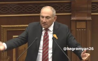 Никол Пашинян выступает с заявлением о выборах в Тавушской области