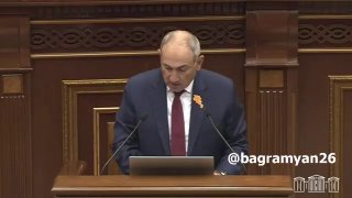 Никол Пашинян выступает в Национальном Собрании Армении с докладом о бюджете