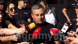 Кандидат на выборах общается с избирателями в Тавушской области